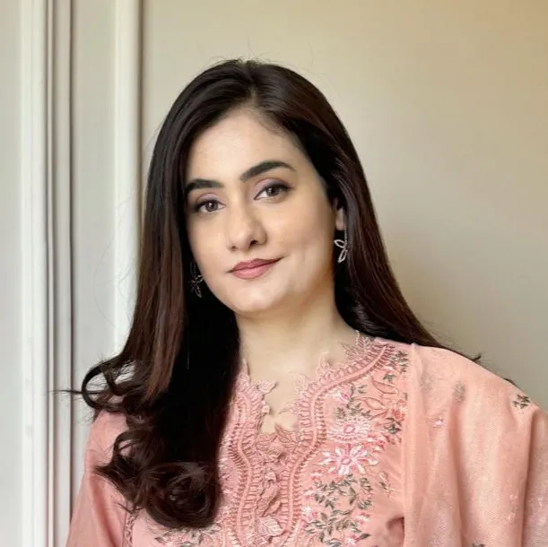 Sadeeza Nasir Branch Manager at Multan Dunya Consultants Office